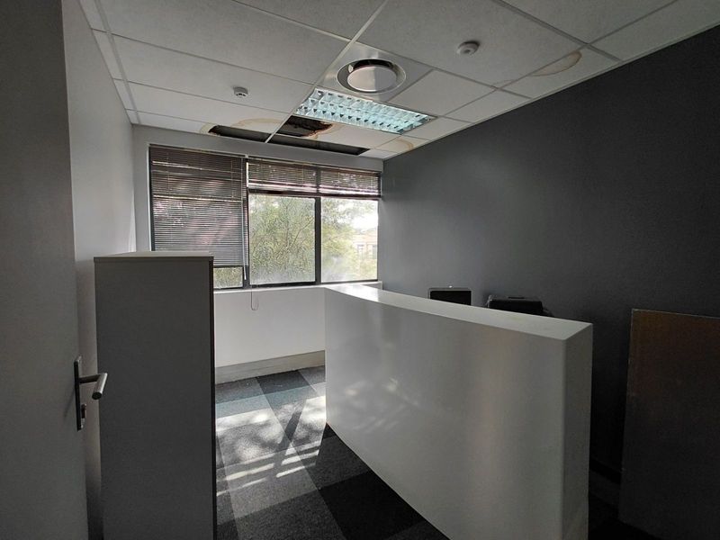 Office To Rent in Faerie Glen - Photo 7