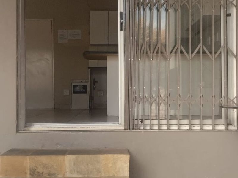 Apartment For Sale in Wilgeheuwel - Photo 5