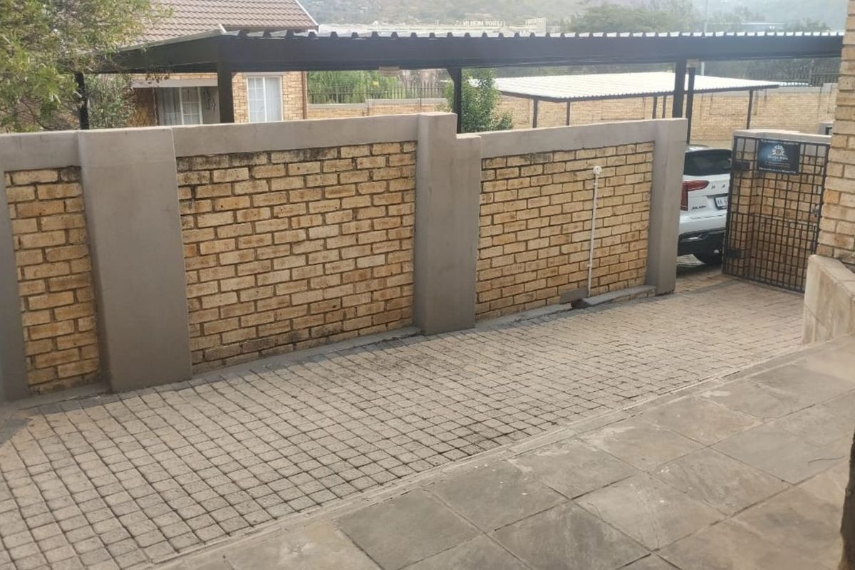 Apartment For Sale in Wilgeheuwel - Photo 3