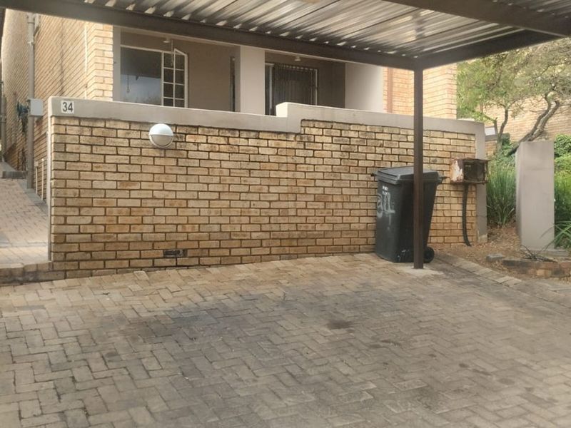 Apartment For Sale in Wilgeheuwel - Photo 2