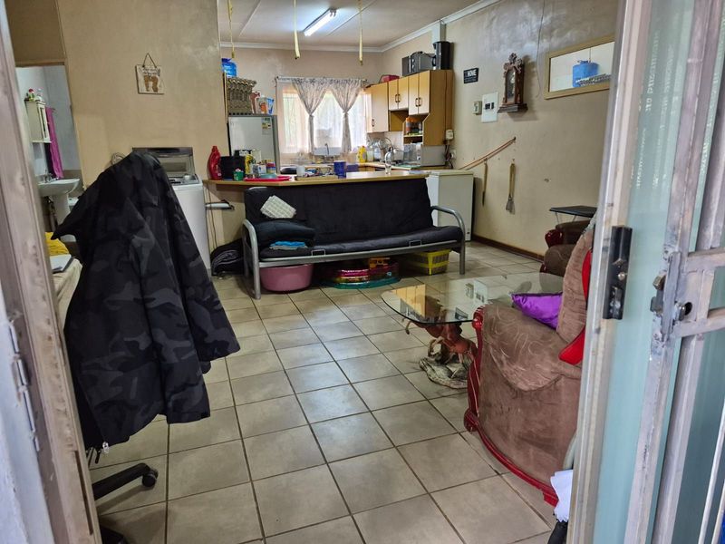 House For Sale in Kuruman Central - Photo 2