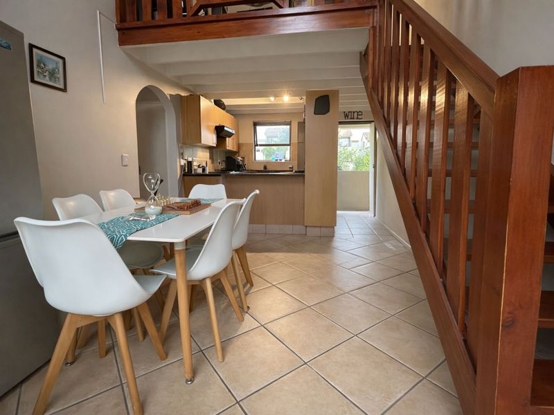 Apartment To Rent in Douglasdale - Photo 2