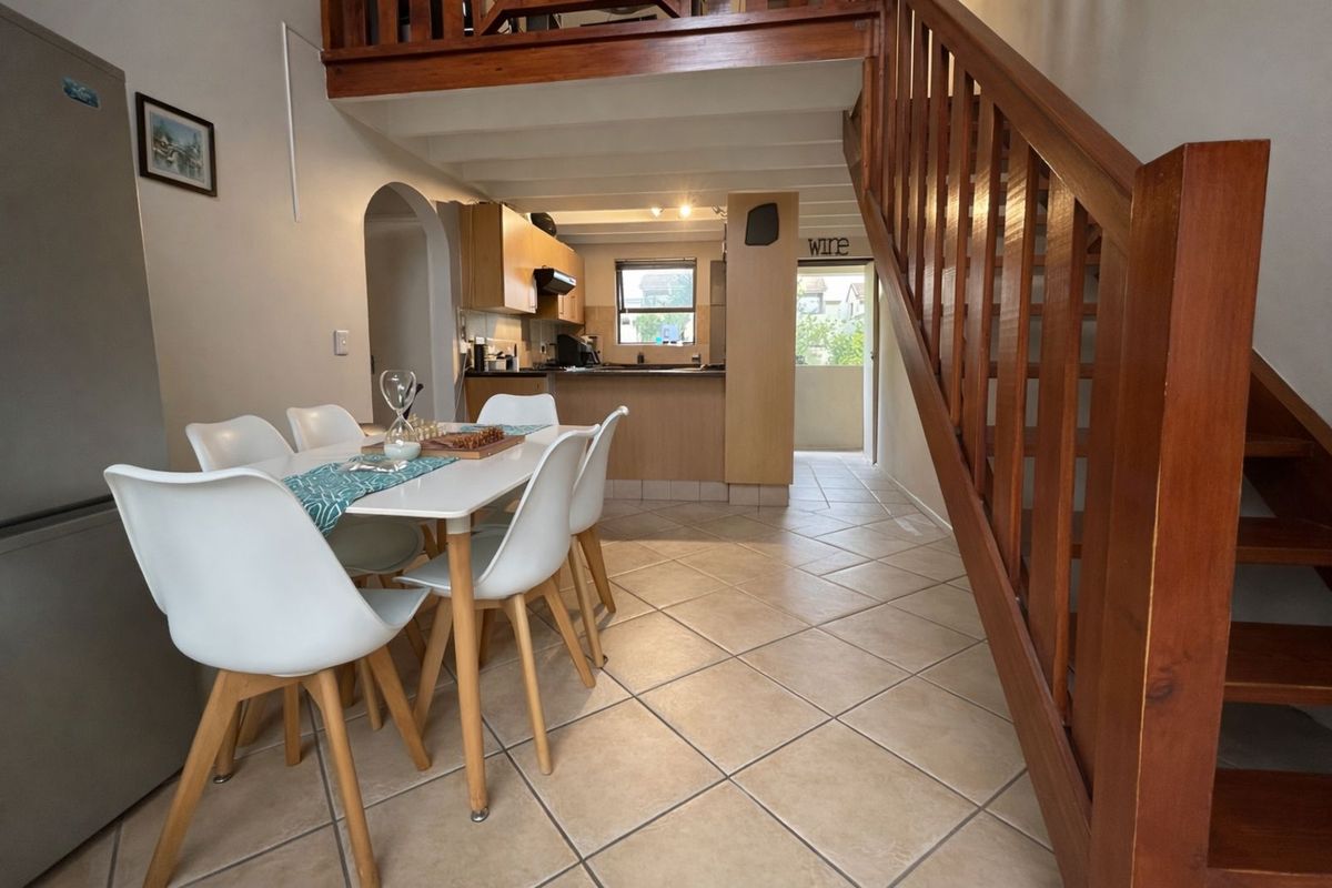 Apartment To Rent in Douglasdale - Photo 2