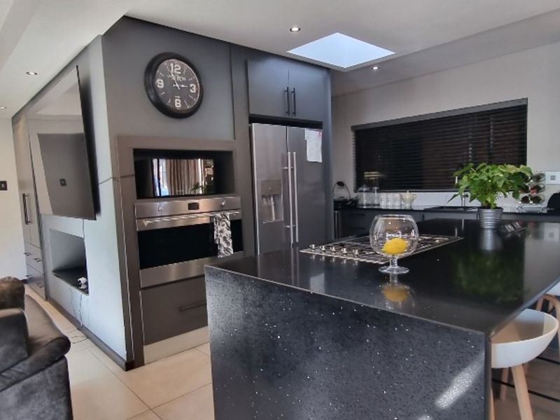 Cluster To Rent in Bryanston - Photo 4