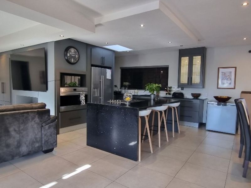 Cluster To Rent in Bryanston - Photo 2