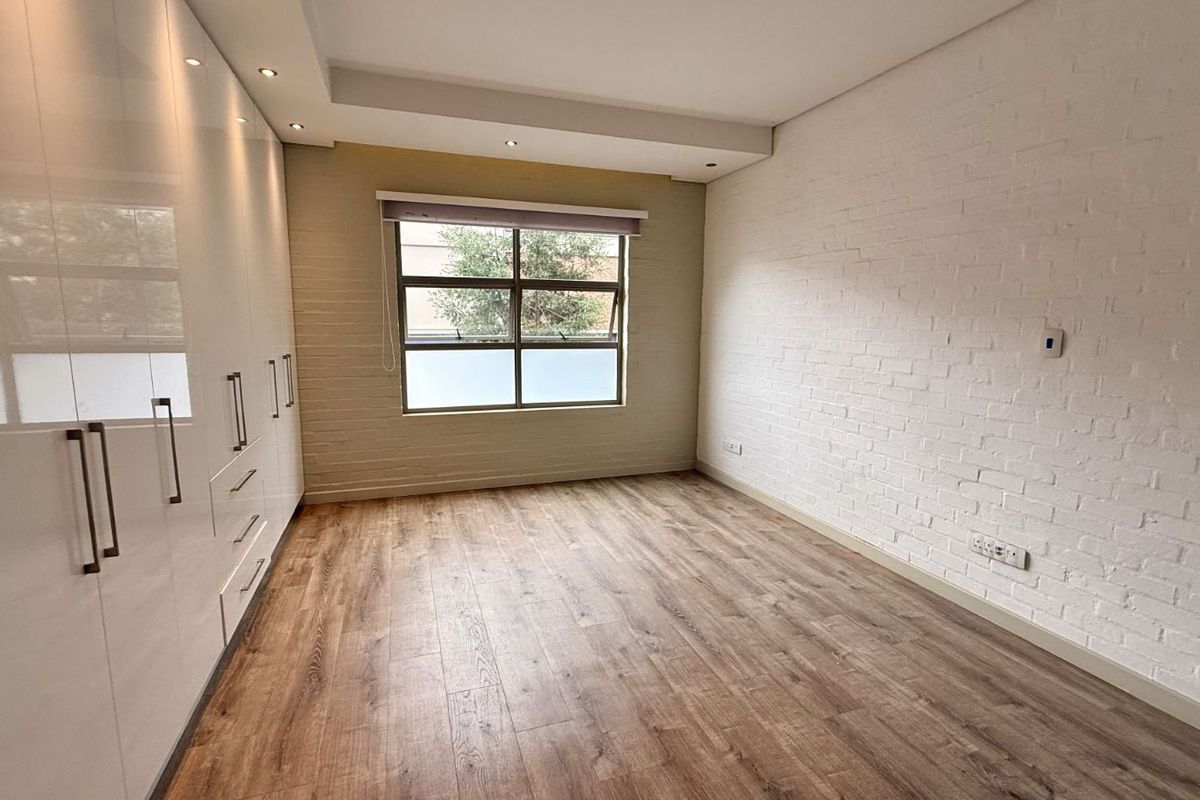 Townhouse To Rent in Lynnwood - Photo 4