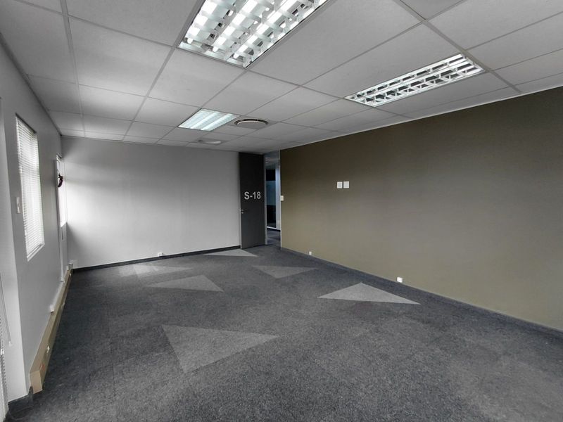 Office To Rent in Faerie Glen - Photo 7