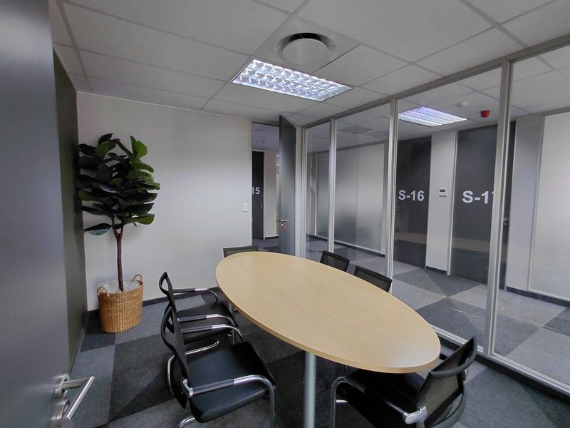 Office To Rent in Faerie Glen - Photo 5