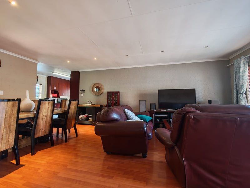 Townhouse For Sale in Terenure - Photo 6