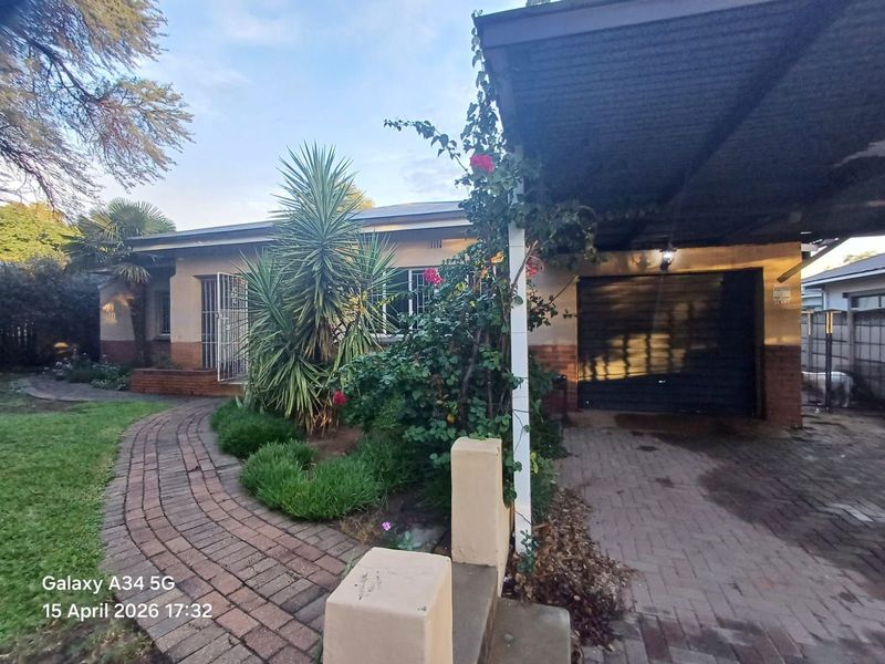 House For Sale in Roosheuwel - Photo 2