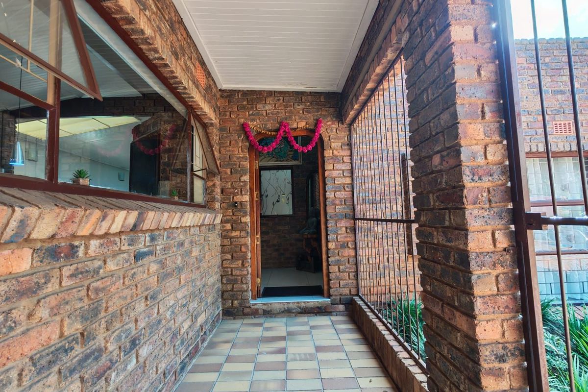 House For Sale in Terenure - Photo 2