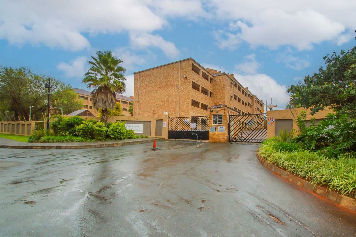 Apartment For Sale in Wilro Park - Photo 2