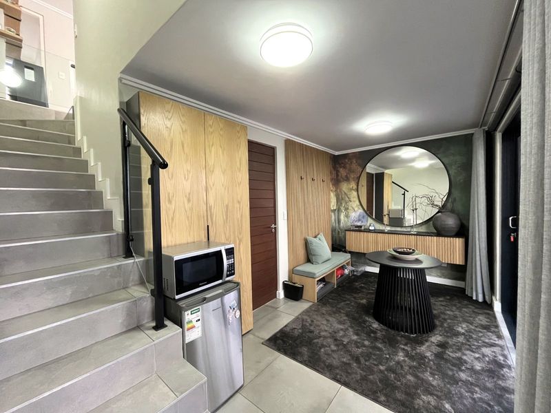 Townhouse For Sale in Lynnwood - Photo 4