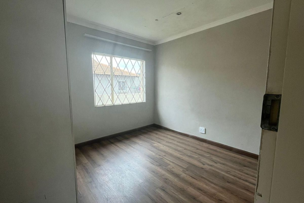 House For Sale in Hoeveld Park - Photo 4