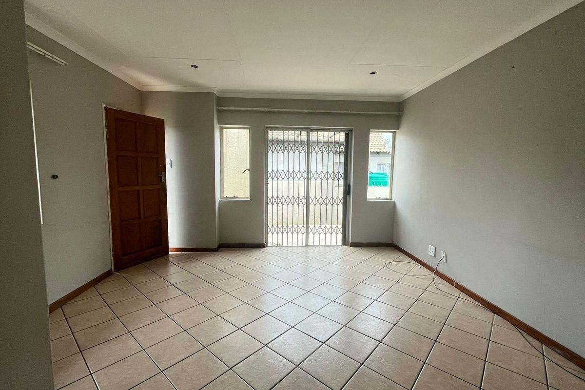 House For Sale in Hoeveld Park - Photo 5