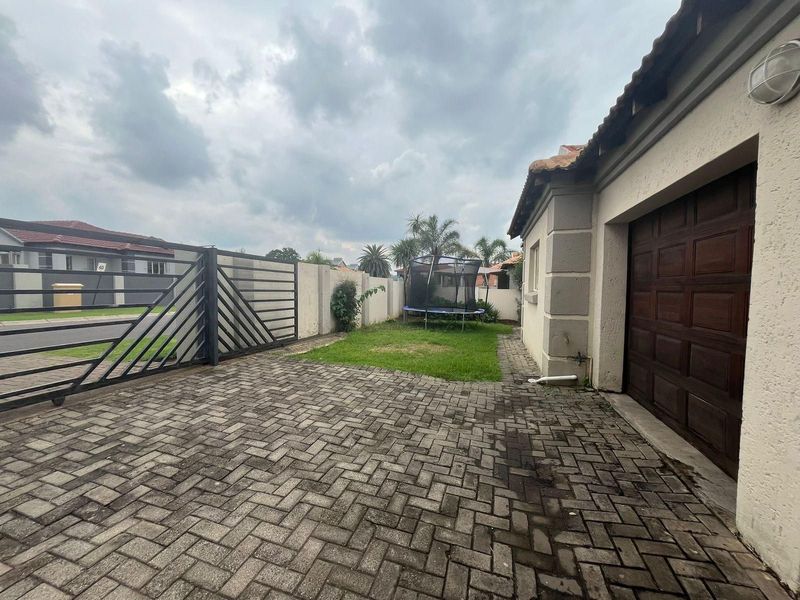 House For Sale in Hoeveld Park - Photo 2