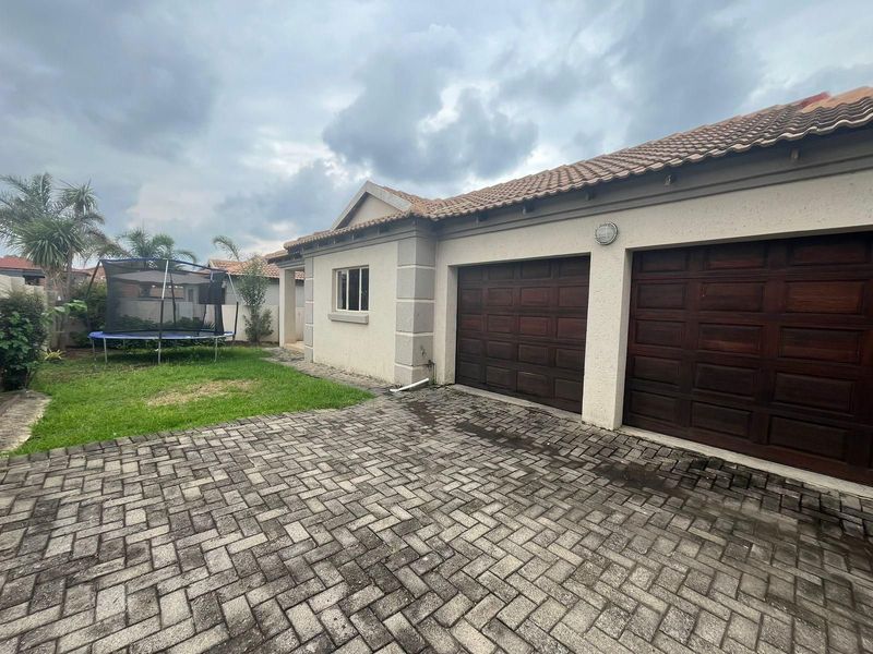 House For Sale in Hoeveld Park - Photo 1