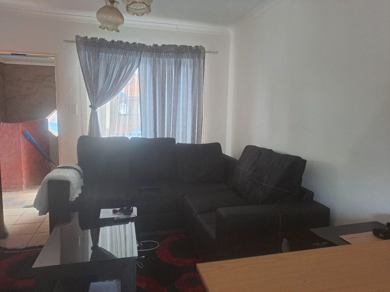 Townhouse For Sale in Annadale - Photo 10