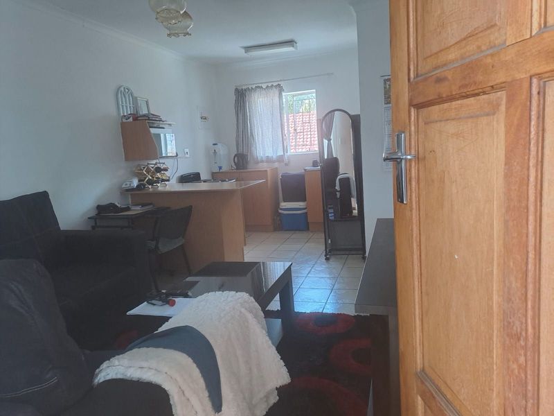 Townhouse For Sale in Annadale - Photo 7