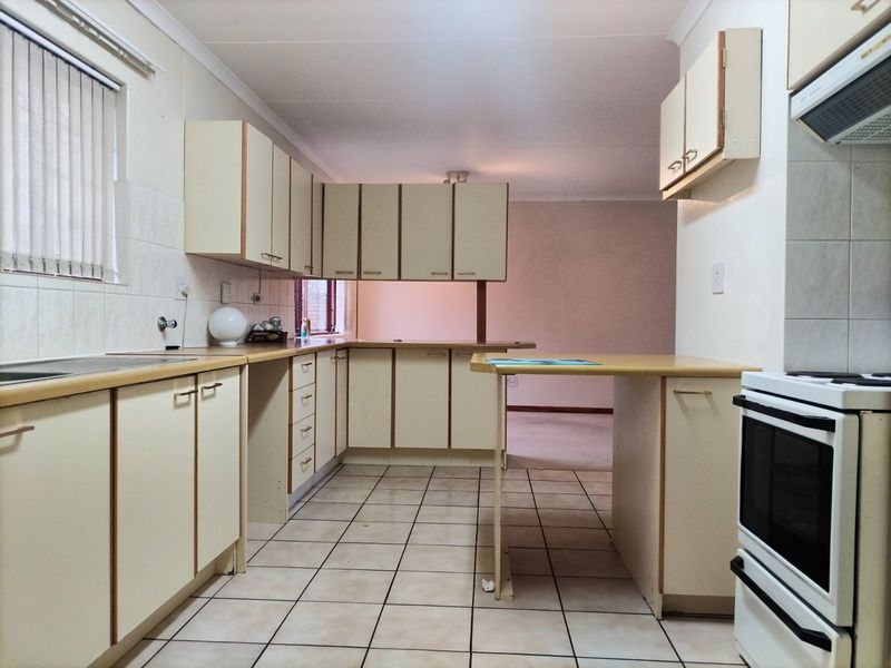House For Sale in George South - Photo 5