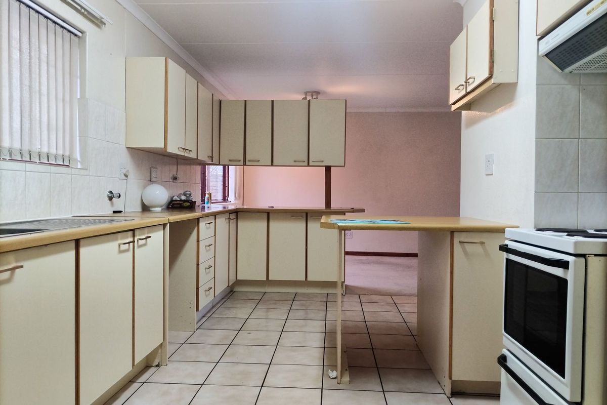 House For Sale in George South - Photo 5