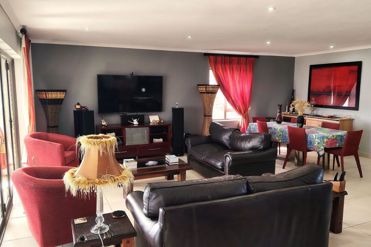 House For Sale in Da Nova - Photo 2