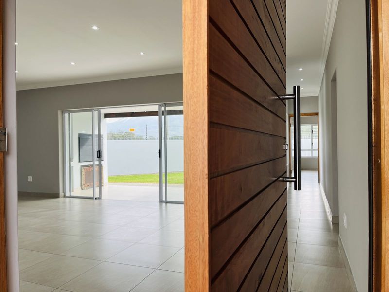 House For Sale in Kraaibosch Country Estate - Photo 3