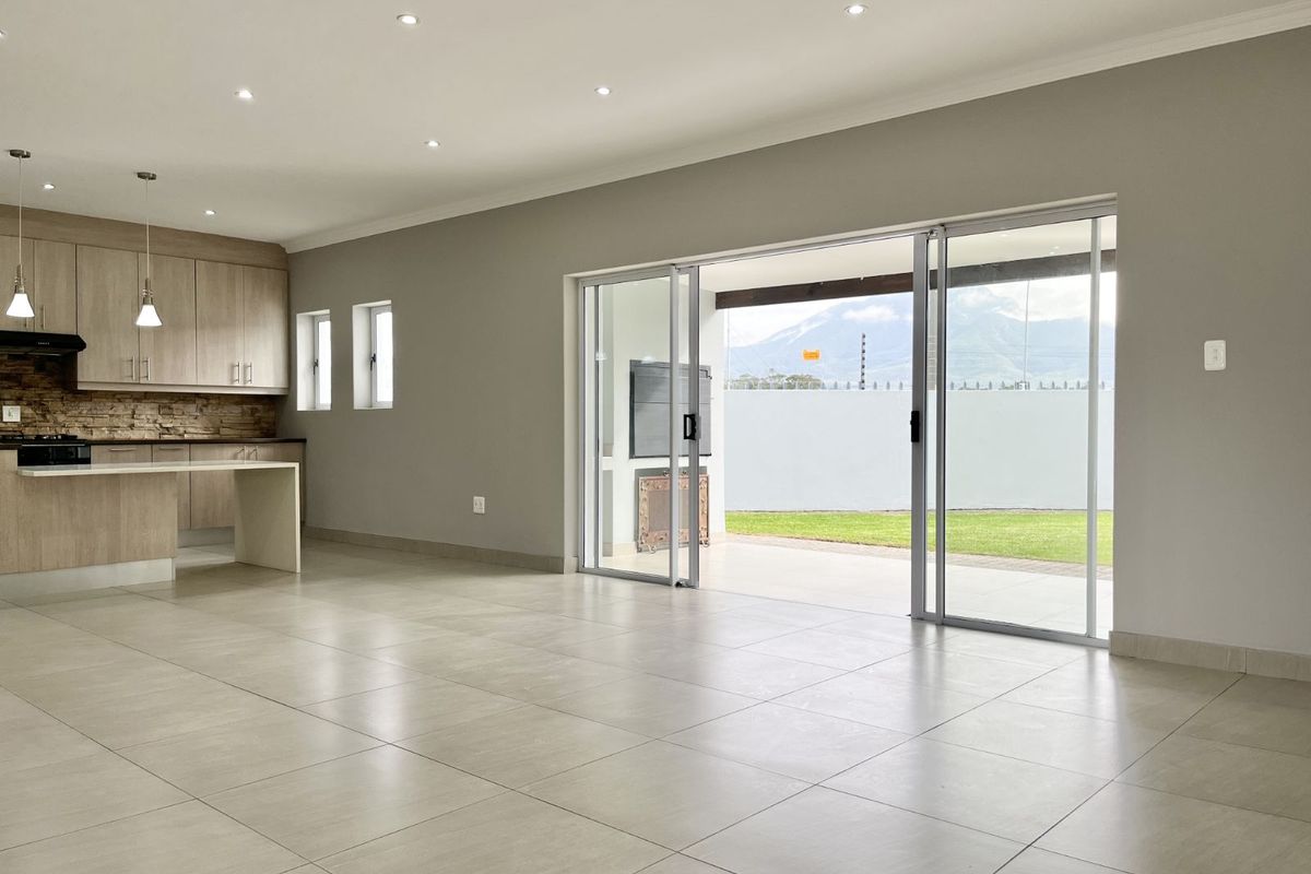 House For Sale in Kraaibosch Country Estate - Photo 4