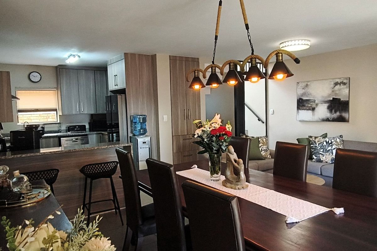 House For Sale in Chancliff Ridge - Photo 3