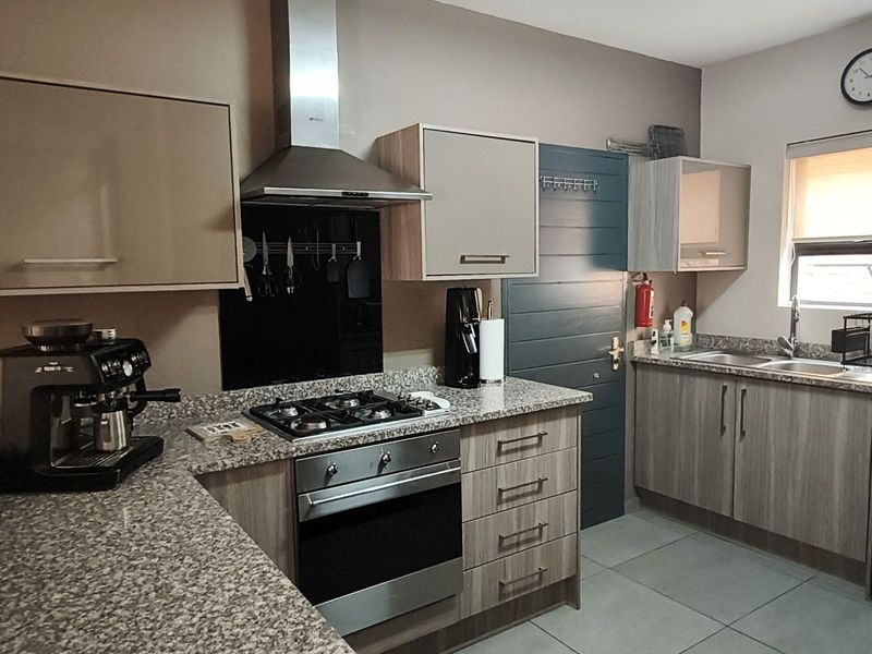 House For Sale in Chancliff Ridge - Photo 4