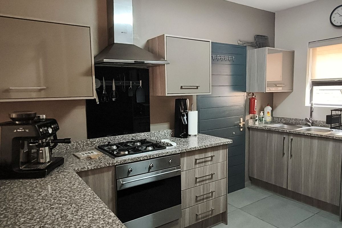 House For Sale in Chancliff Ridge - Photo 4