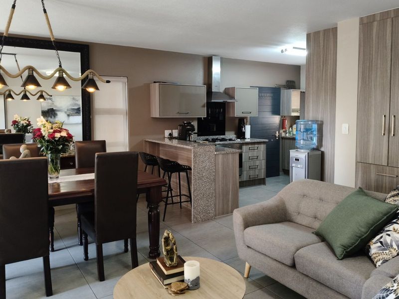 House For Sale in Chancliff Ridge - Photo 2