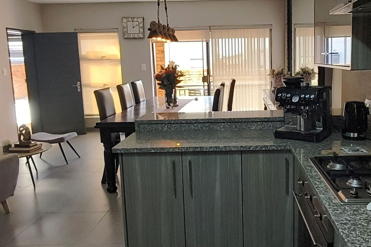 House For Sale in Chancliff Ridge - Photo 5