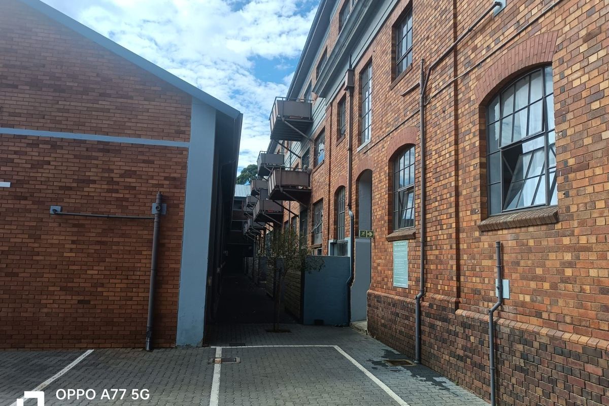 Apartment For Sale in Braamfontein Werf - Photo 4