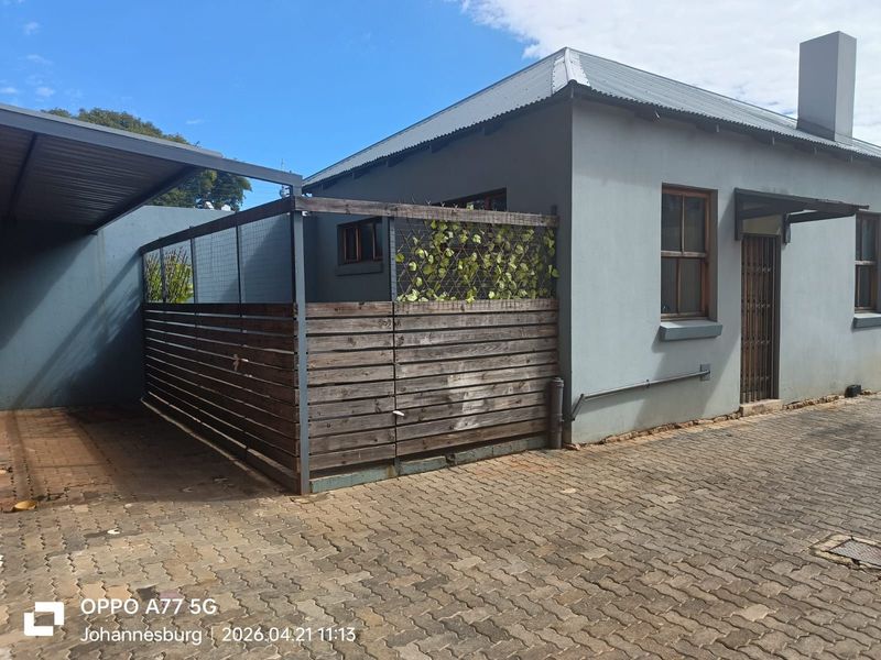 Apartment For Sale in Braamfontein Werf - Photo 2