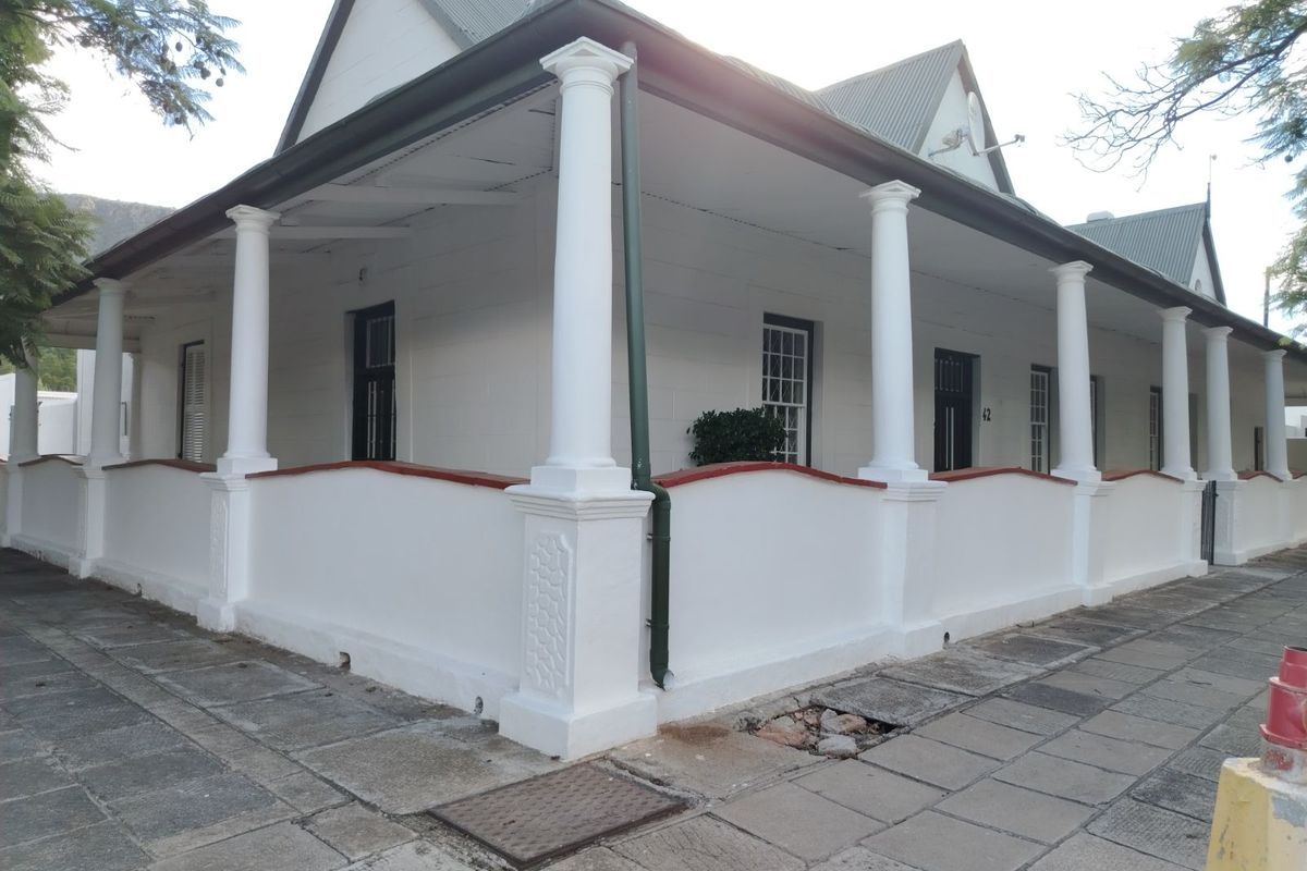 House For Sale in Graaff-Reinet Central - Photo 2