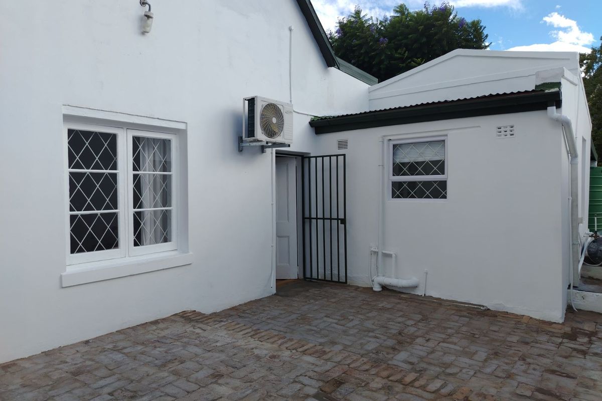 House For Sale in Graaff-Reinet Central - Photo 5
