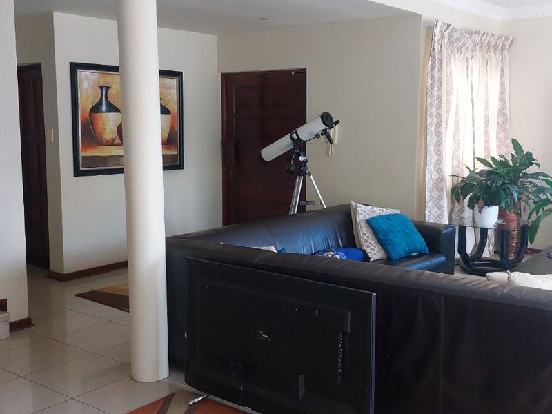 Townhouse For Sale in Polokwane Central - Photo 2