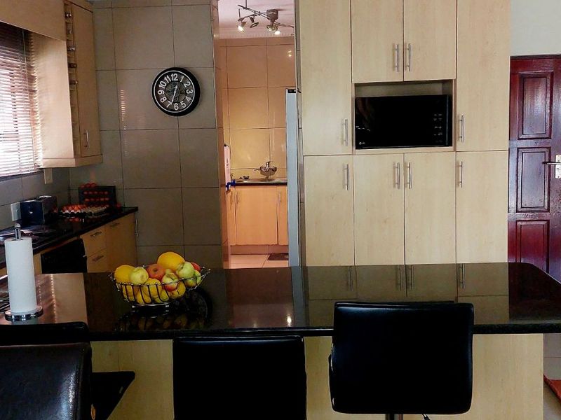 Townhouse For Sale in Polokwane Central - Photo 3