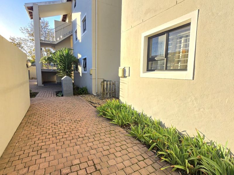 Apartment For Sale in Rome - Photo 2