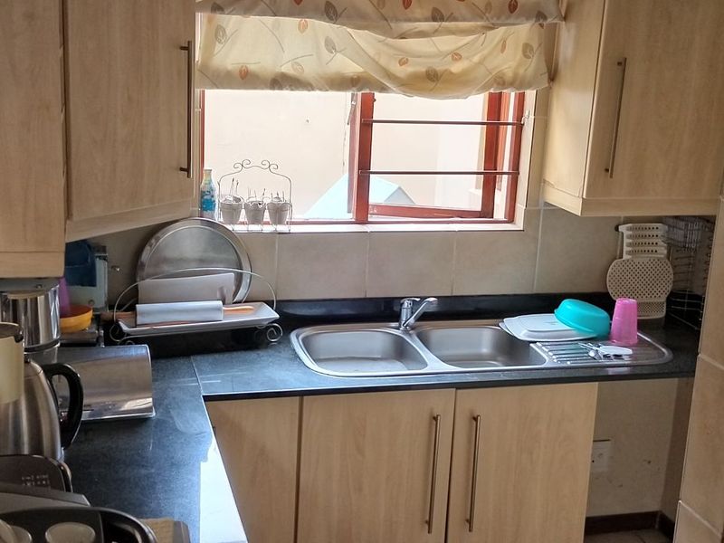 House To Rent in Fourways - Photo 3