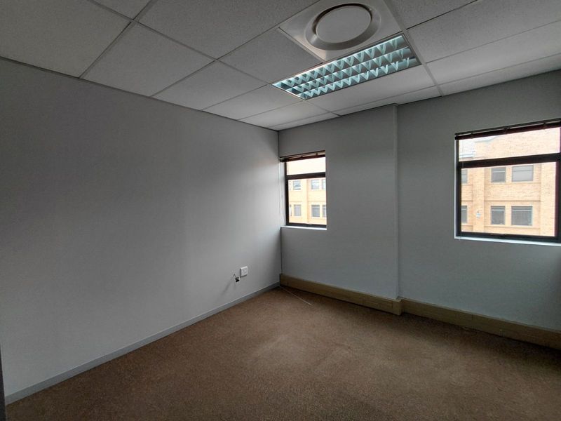 Office To Rent in Faerie Glen - Photo 6