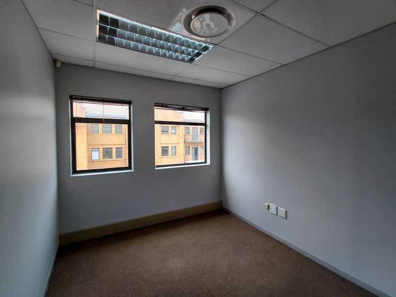 Office To Rent in Faerie Glen - Photo 4