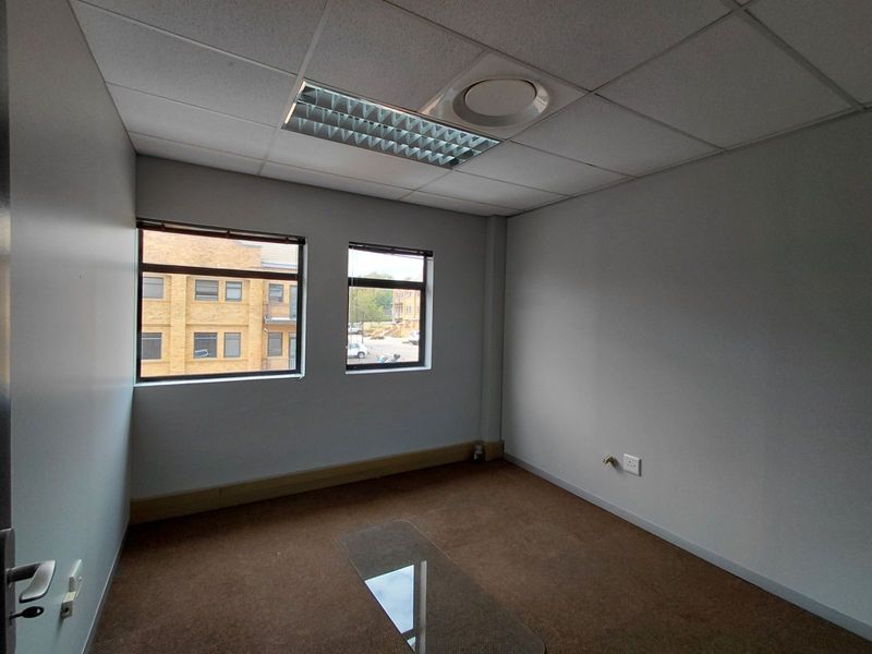 Office To Rent in Faerie Glen - Photo 8