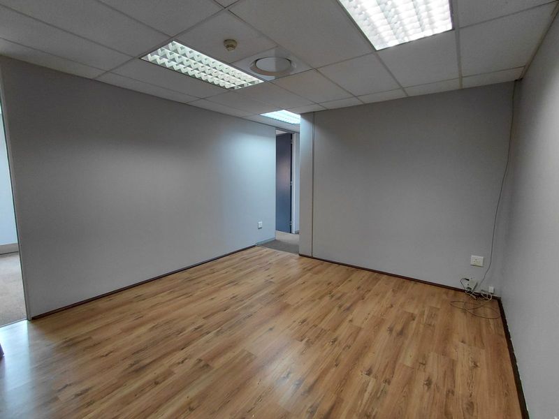 Office To Rent in Faerie Glen - Photo 2