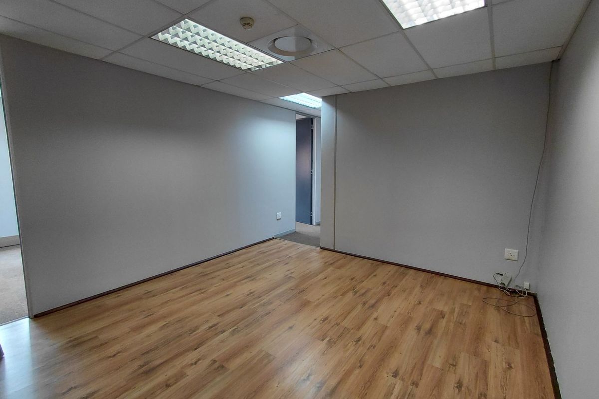 Office To Rent in Faerie Glen - Photo 2