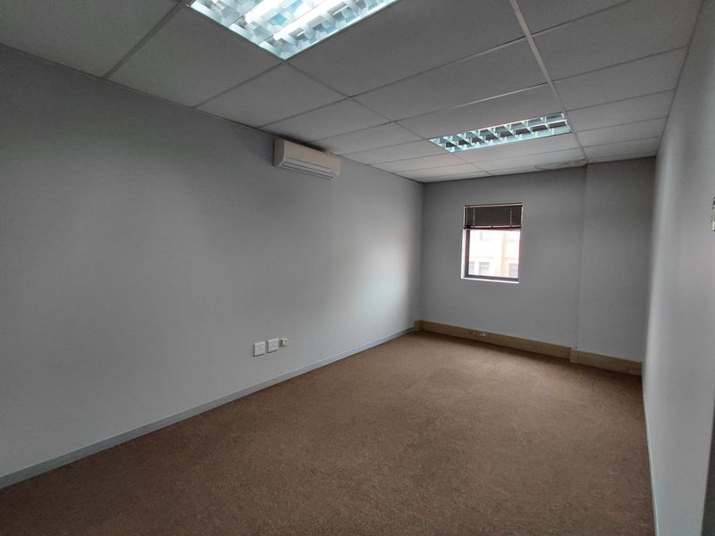 Office To Rent in Faerie Glen - Photo 3