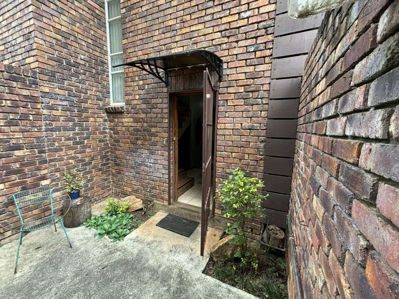 Townhouse For Sale in Medi Park - Photo 3