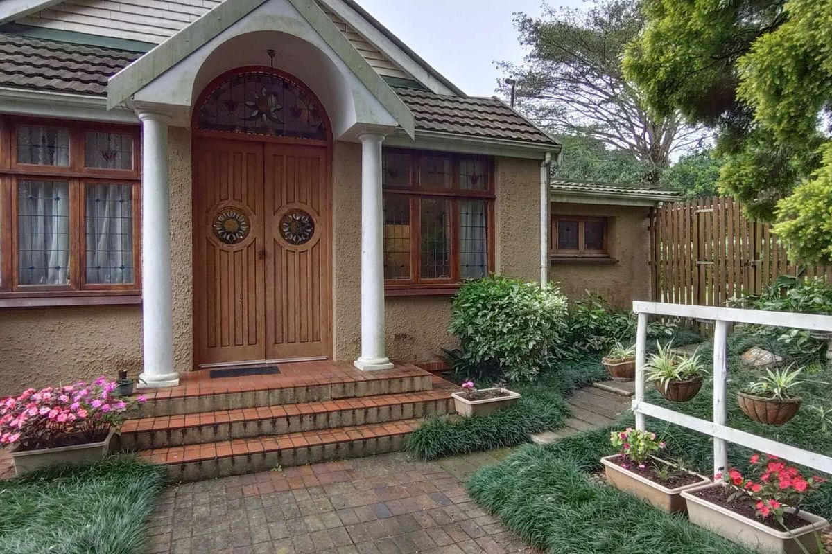 House For Sale in Hillcrest Central - Photo 4