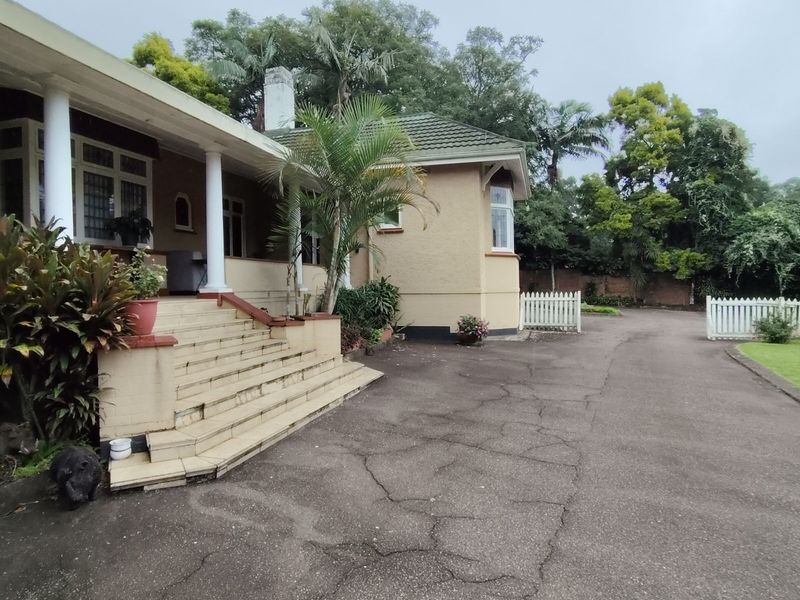 House For Sale in Hillcrest Central - Photo 3